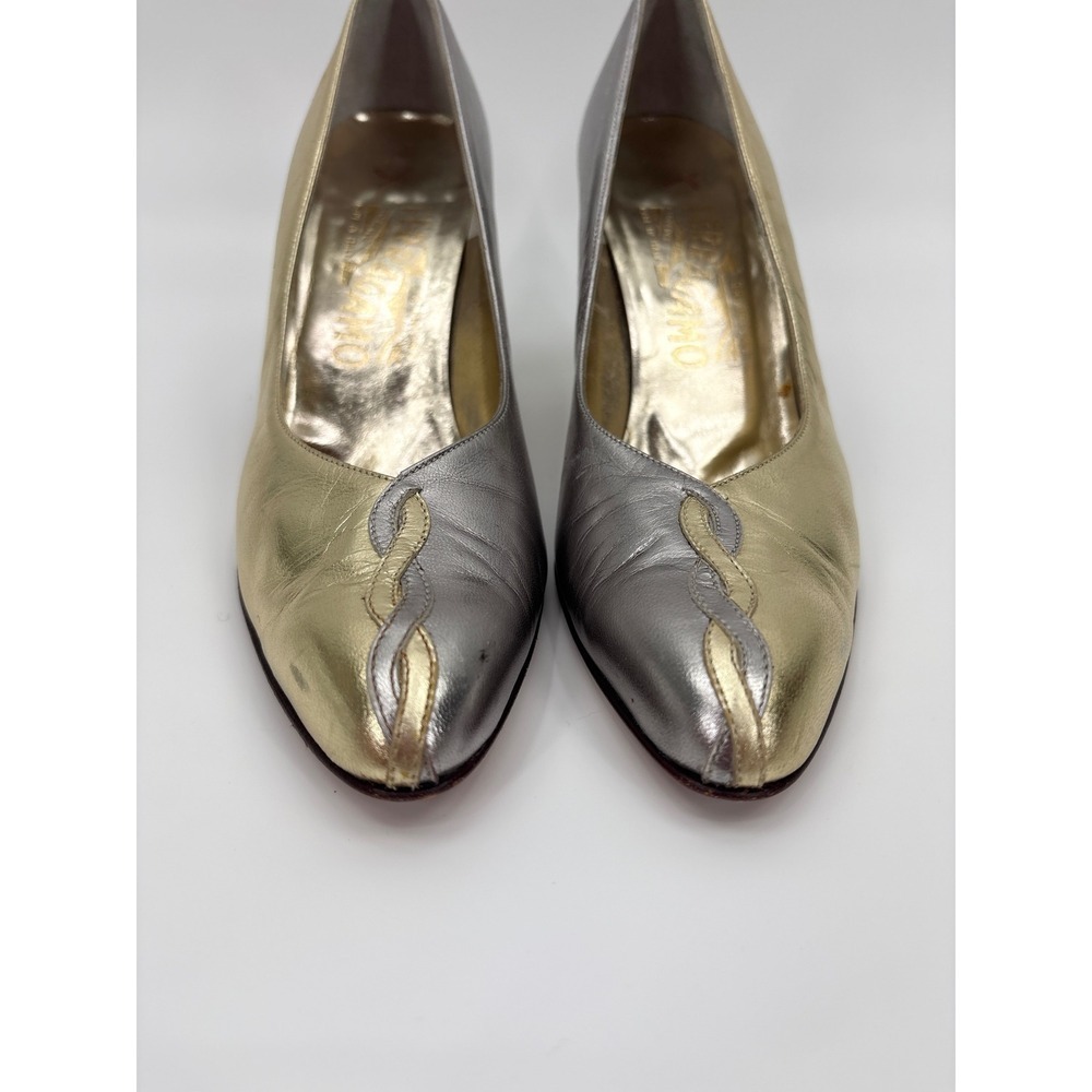 B5 Salvatore Ferragamo Two Tone Leather Pumps 7.5 Gold Silver Metallic Y2K - Picture 6 of 14
